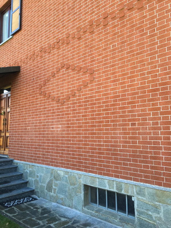 Insufflaggio pareti con ripristino mattone a vista - Abitazione Privata - Montechiaro d’Acqui (AL)